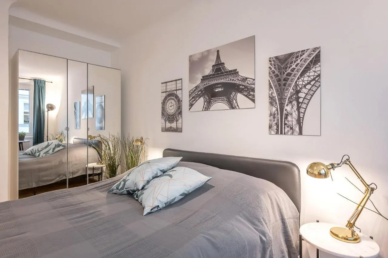 Modern City Center Apartment Vienna Austria